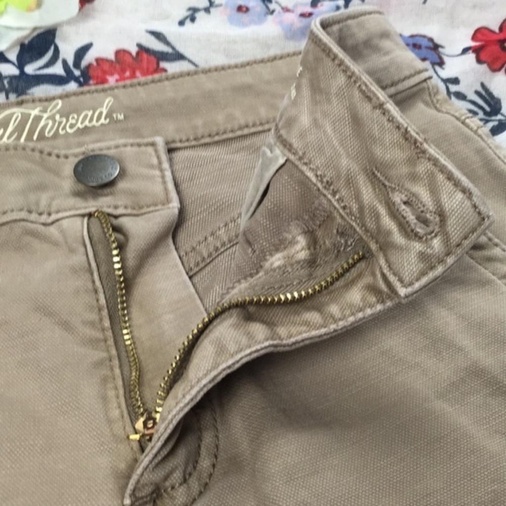 Universal Thread Shorts - Picture 4 of 6